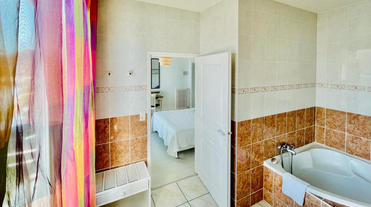 Hotel La Caravelle Logis Biscarrosse Zewnętrze zdjęcie